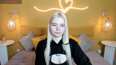 Snapshot of ruthbryant chatting on 09/14/25, 01:38 ruthbryant online show from 09/14/25, 01:38