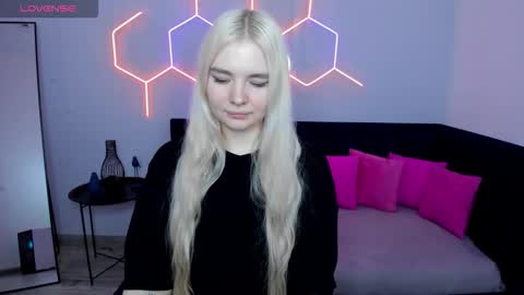 Snapshot of ruthbryant chatting on 09/17/25, 08:38 ruthbryant online show from 09/17/25, 08:38