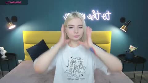 Snapshot of ruthbryant chatting on 09/20/25, 01:39 ruthbryant online show from 09/20/25, 01:39