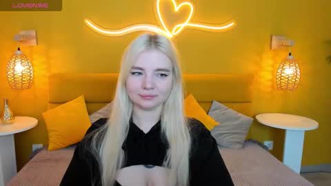 Snapshot of ruthbryant chatting on 10/05/25, 01:15 ruthbryant online show from 10/05/25, 01:15