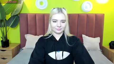 Snapshot of ruthbryant chatting on 10/20/25, 01:06 ruthbryant online show from 10/20/25, 01:06