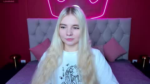 Snapshot of ruthbryant chatting on 11/08/25, 01:06 ruthbryant online show from 11/08/25, 01:06