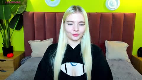 Snapshot of ruthbryant chatting on 11/12/25, 12:44 ruthbryant online show from 11/12/25, 12:44