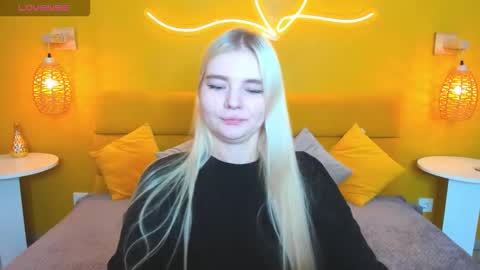 Snapshot of ruthbryant chatting on 11/16/25, 01:00 ruthbryant online show from 11/16/25, 01:00