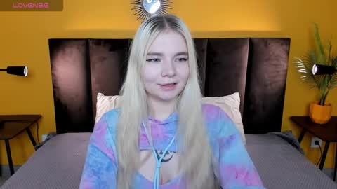 Snapshot of ruthbryant chatting on 11/23/25, 12:43 ruthbryant online show from 11/23/25, 12:43