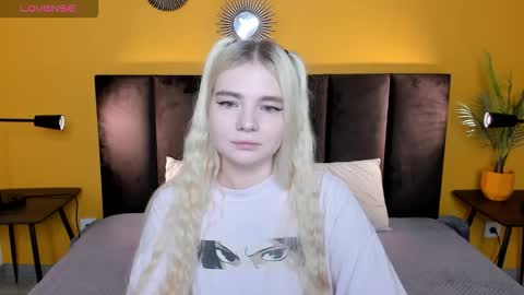 Snapshot of ruthbryant chatting on 11/24/25, 12:32 ruthbryant online show from 11/24/25, 12:32