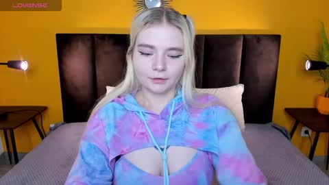 Snapshot of ruthbryant chatting on 12/02/25, 01:00 ruthbryant online show from 12/02/25, 01:00