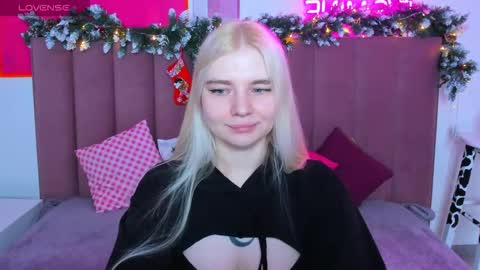 Snapshot of ruthbryant chatting on 12/16/25, 12:37 ruthbryant online show from 12/16/25, 12:37