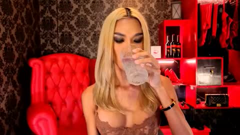 Snapshot of ruthrocero chatting on 11/23/25, 07:52 Ruth Evangelista online show from 11/23/25, 07:52