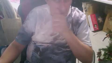 Snapshot of ruudok chatting on 10/22/25, 10:37 ruudok online show from 10/22/25, 10:37