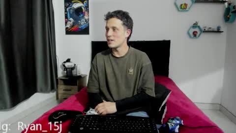 Snapshot of ryan15_ chatting on 09/13/25, 04:12 Ryan 15 online show from 09/13/25, 04:12