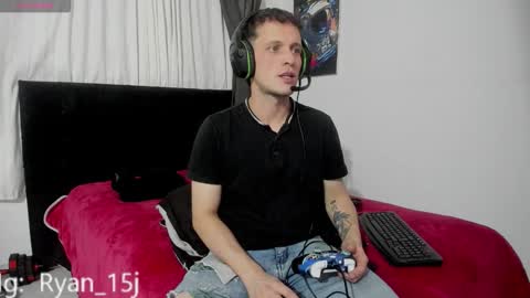 Snapshot of ryan15_ chatting on 10/02/25, 02:07 Ryan 15 online show from 10/02/25, 02:07