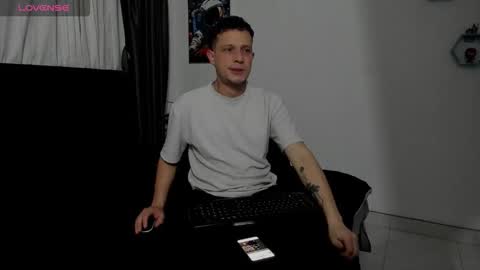 Snapshot of ryan15_ chatting on 11/08/25, 10:26 Ryan 15 online show from 11/08/25, 10:26