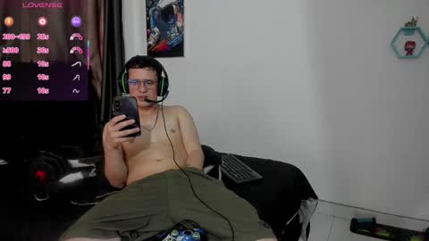 Snapshot of ryan15_ chatting on 11/15/25, 05:53 Ryan 15 online show from 11/15/25, 05:53