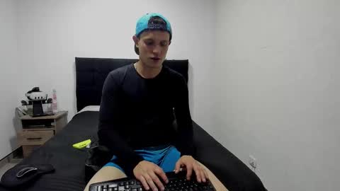 Snapshot of ryan15_ chatting on 02/14/26, 11:18 Ryan 15 online show from 02/14/26, 11:18