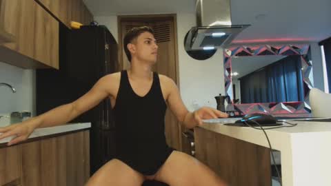 Snapshot of ryan__mateo chatting on 10/11/25, 02:04 ryan__mateo online show from 10/11/25, 02:04