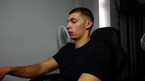 Snapshot of ryan_dozer chatting on 09/13/25, 05:40 RYAN DOZER online show from 09/13/25, 05:40