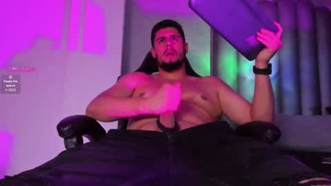 Snapshot of ryan_evanns chatting on 09/14/25, 04:00 R Y A N online show from 09/14/25, 04:00