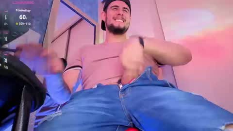 Snapshot of ryan_evanns chatting on 09/19/25, 02:40 R Y A N online show from 09/19/25, 02:40