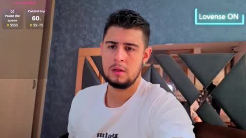 Snapshot of ryan_evanns chatting on 09/28/25, 04:12 R Y A N online show from 09/28/25, 04:12