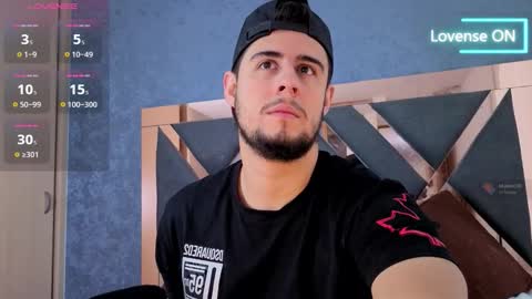 Snapshot of ryan_evanns chatting on 10/07/25, 11:29 R Y A N online show from 10/07/25, 11:29