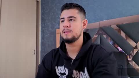 Snapshot of ryan_evanns chatting on 10/12/25, 01:54 R Y A N online show from 10/12/25, 01:54