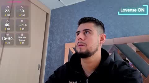 Snapshot of ryan_evanns chatting on 10/13/25, 01:11 R Y A N online show from 10/13/25, 01:11