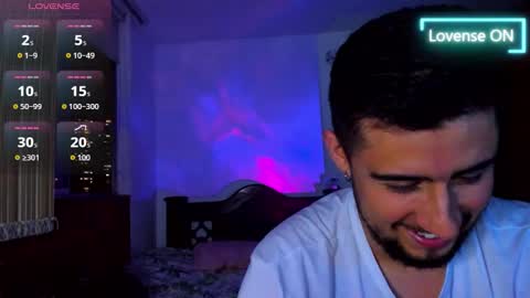 Snapshot of ryan_evanns chatting on 10/14/25, 11:38 R Y A N online show from 10/14/25, 11:38