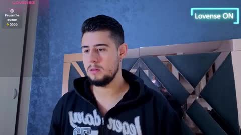 Snapshot of ryan_evanns chatting on 10/19/25, 12:17 R Y A N online show from 10/19/25, 12:17