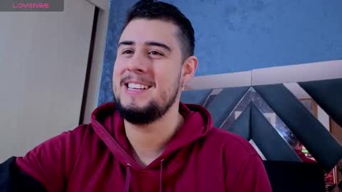 Snapshot of ryan_evanns chatting on 10/20/25, 11:32 R Y A N online show from 10/20/25, 11:32