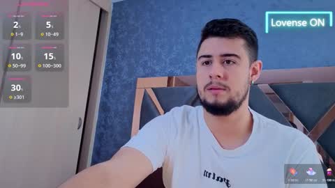 Snapshot of ryan_evanns chatting on 10/21/25, 12:39 R Y A N online show from 10/21/25, 12:39