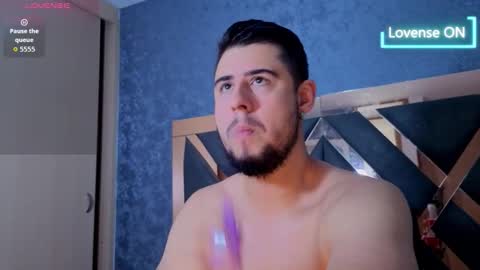 Snapshot of ryan_evanns chatting on 10/22/25, 10:04 R Y A N online show from 10/22/25, 10:04