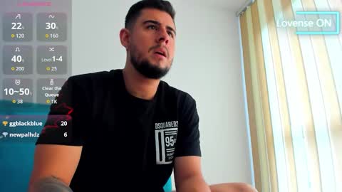 Snapshot of ryan_evanns chatting on 10/26/25, 01:17 R Y A N online show from 10/26/25, 01:17