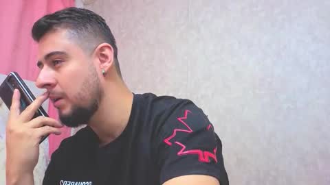 Snapshot of ryan_evanns chatting on 10/28/25, 10:52 R Y A N online show from 10/28/25, 10:52