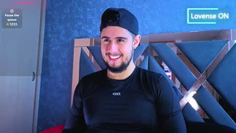 Snapshot of ryan_evanns chatting on 11/06/25, 11:55 R Y A N online show from 11/06/25, 11:55