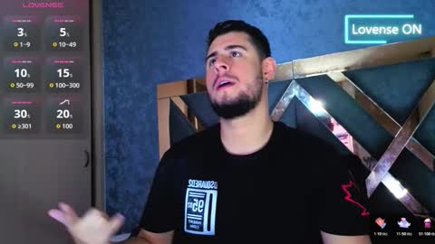 Snapshot of ryan_evanns chatting on 11/07/25, 10:37 R Y A N online show from 11/07/25, 10:37