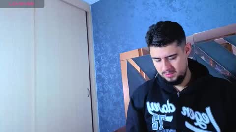 Snapshot of ryan_evanns chatting on 11/11/25, 11:10 R Y A N online show from 11/11/25, 11:10