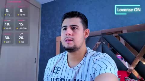 Snapshot of ryan_evanns chatting on 11/23/25, 12:38 R Y A N online show from 11/23/25, 12:38