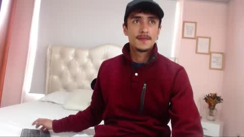 Snapshot of ryan_maxy chatting on 01/25/25, 03:30 ryan online show from 01/25/25, 03:30