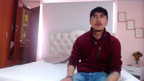 Snapshot of ryan_maxy chatting on 02/03/25, 01:19 ryan online show from 02/03/25, 01:19