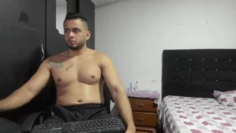 ryan_xc1 online show from 04/23/26, 03:08