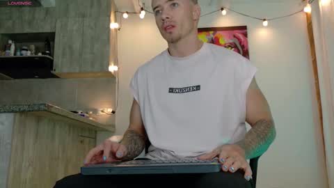 Ryan Blue ig ryannblue online show from 11/19/25, 10:43