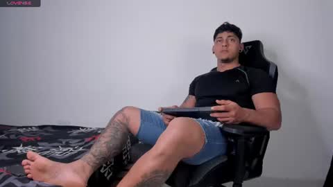 ryanwhite3 online show from 07/12/26, 12:23