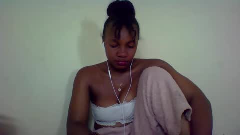 Snapshot of rycie chatting on 10/09/25, 06:17 Rycie online show from 10/09/25, 06:17