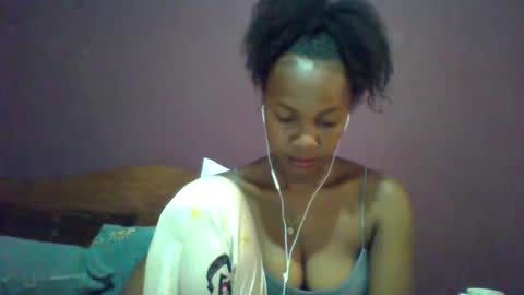 Snapshot of rycie chatting on 10/24/25, 07:16 Rycie online show from 10/24/25, 07:16