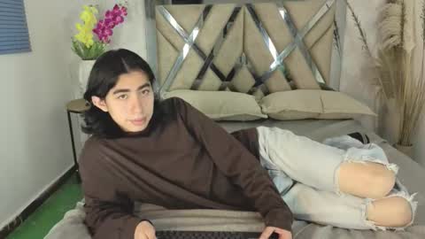 Snapshot of ryo_fem chatting on 12/19/25, 09:00 Ryo online show from 12/19/25, 09:00