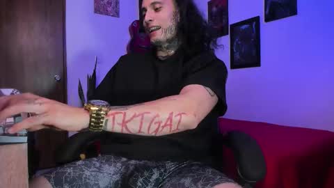 Snapshot of ryuk_it chatting on 01/12/26, 01:44 leopmonk help me reach 100 thumbs up online show from 01/12/26, 01:44