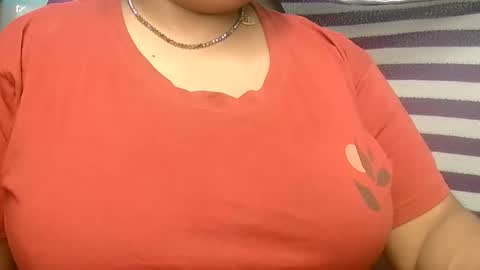 Snapshot of s03286 chatting on 10/29/25, 05:36 HotLovers online show from 10/29/25, 05:36