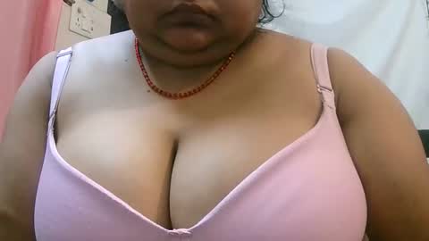 Snapshot of s03286 chatting on 12/15/25, 08:51 HotLovers online show from 12/15/25, 08:51