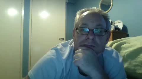 Snapshot of s536sny18 chatting on 10/25/25, 01:51 s536sny18 online show from 10/25/25, 01:51